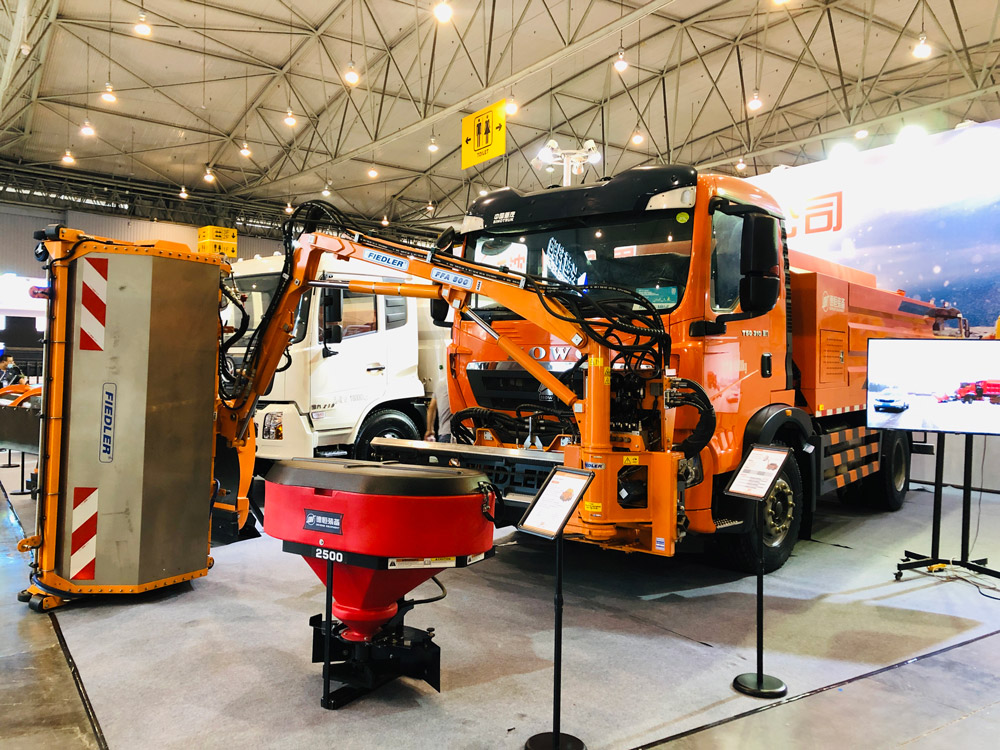 多款新车西南首展 德恒装备步入全新产品时代